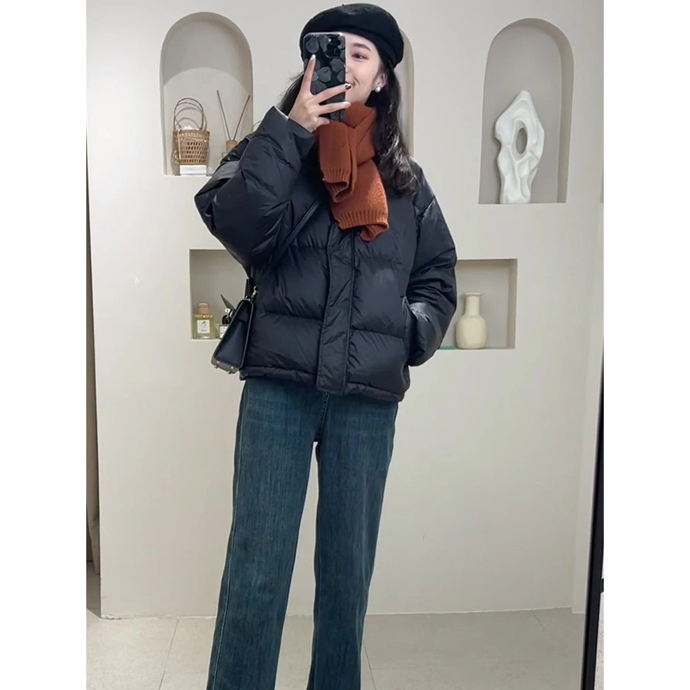 黑色女式薄短羽绒服冬季新款2025热门款式流行小高端面包夹克