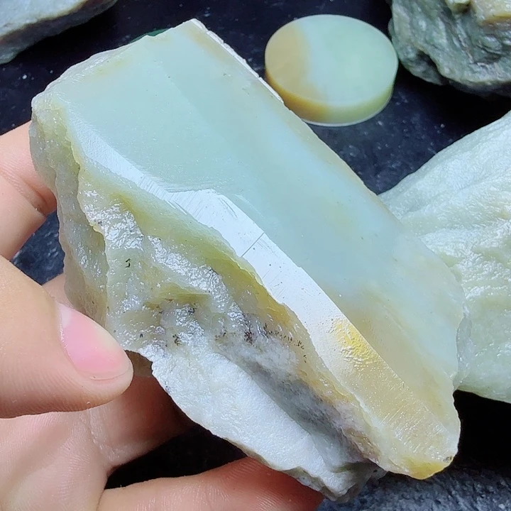 和田玉（糖玉）未镶嵌珠宝奇石梵*