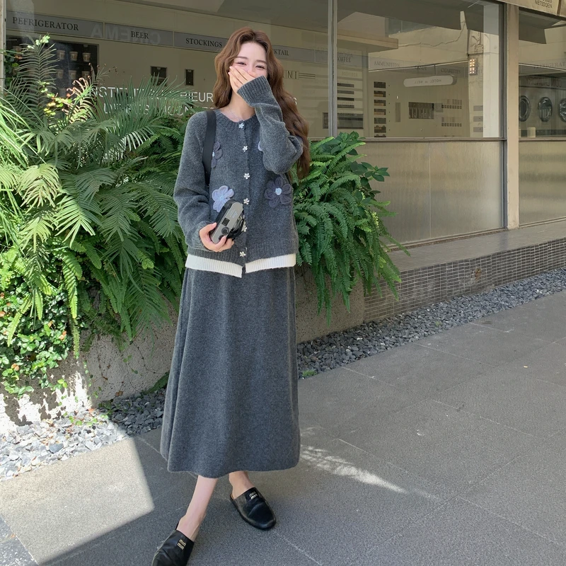 灰色气质花朵撞色针织开衫半身裙套装两件套女2025早春秋韩系穿搭