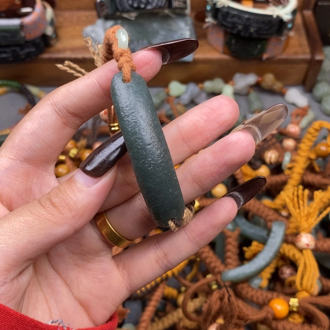 和田玉颈饰未镶嵌猪****g