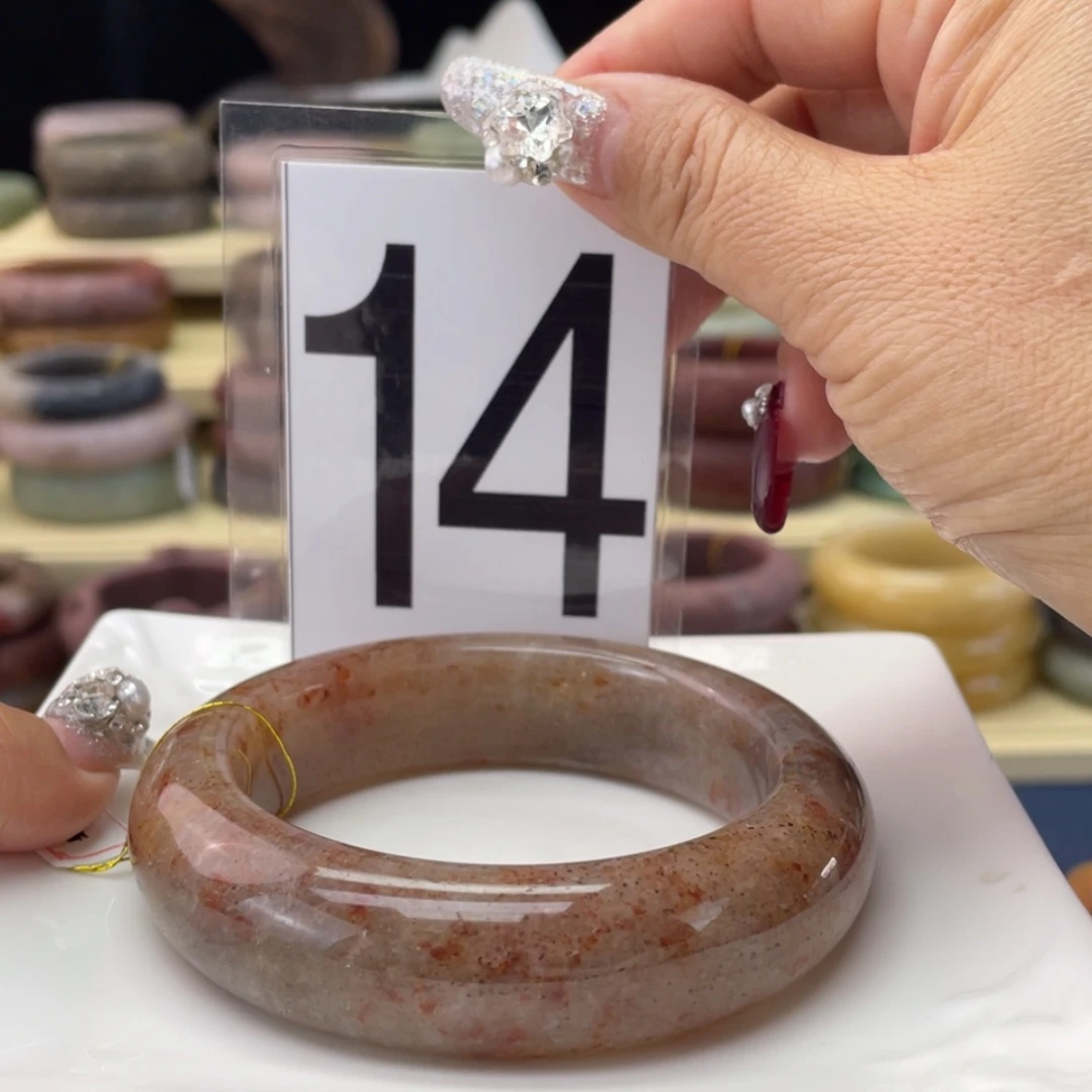 【闪购商品】石英质玉手镯未镶嵌