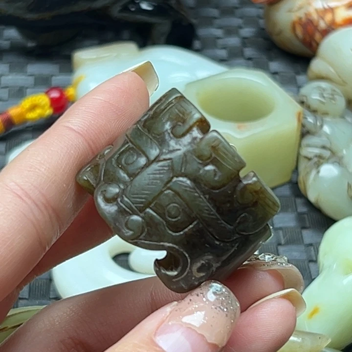 未镶嵌和田玉（糖玉）挂件