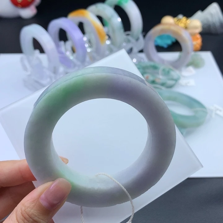 未镶嵌手镯定制翡翠