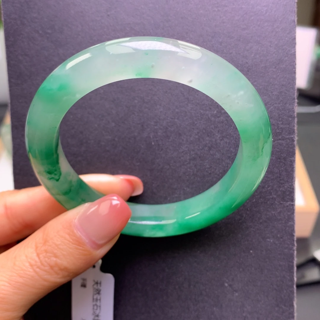 石英质玉（非洲翠）未镶嵌手镯