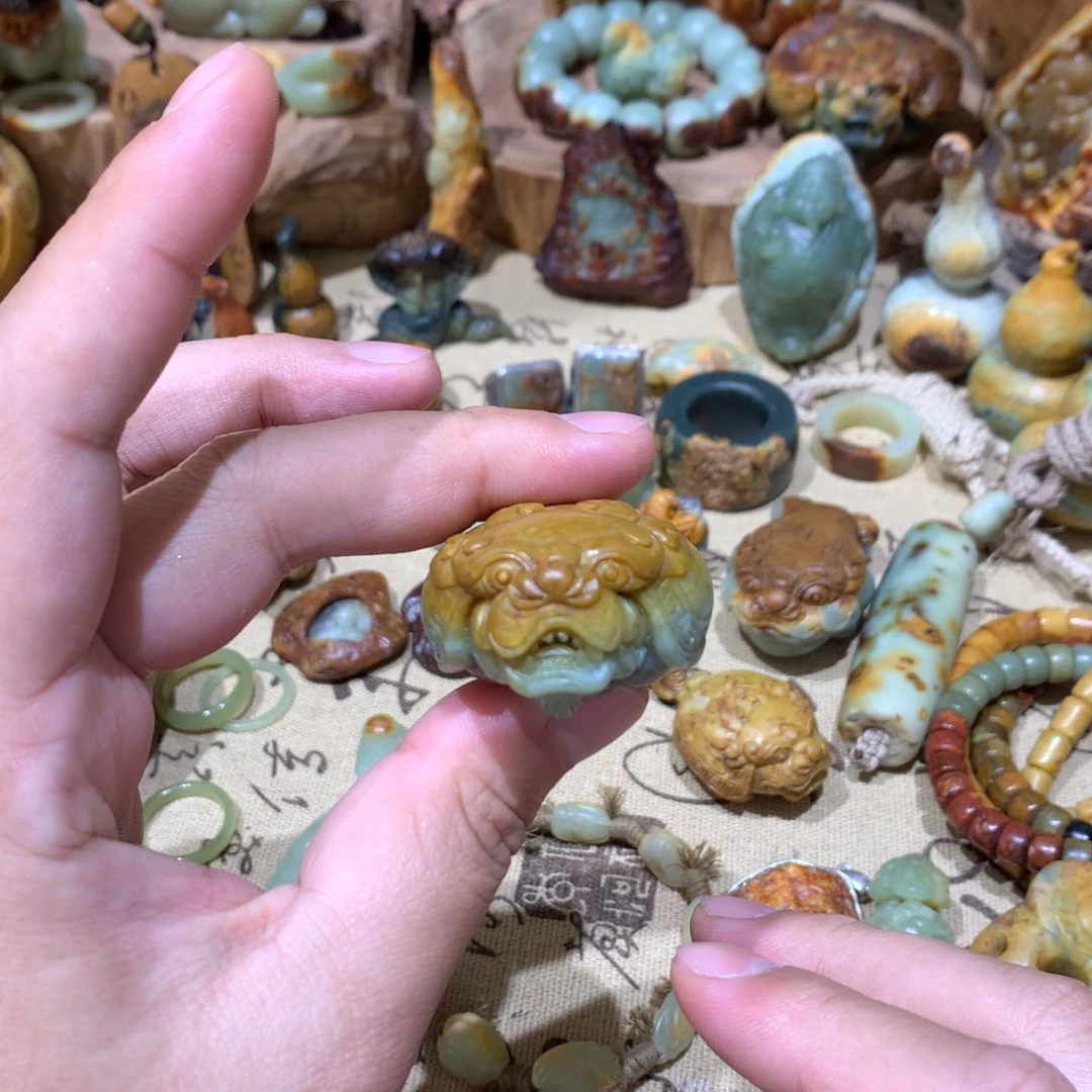 岫岩河磨玉（透闪石质玉）挂件未镶嵌新***。