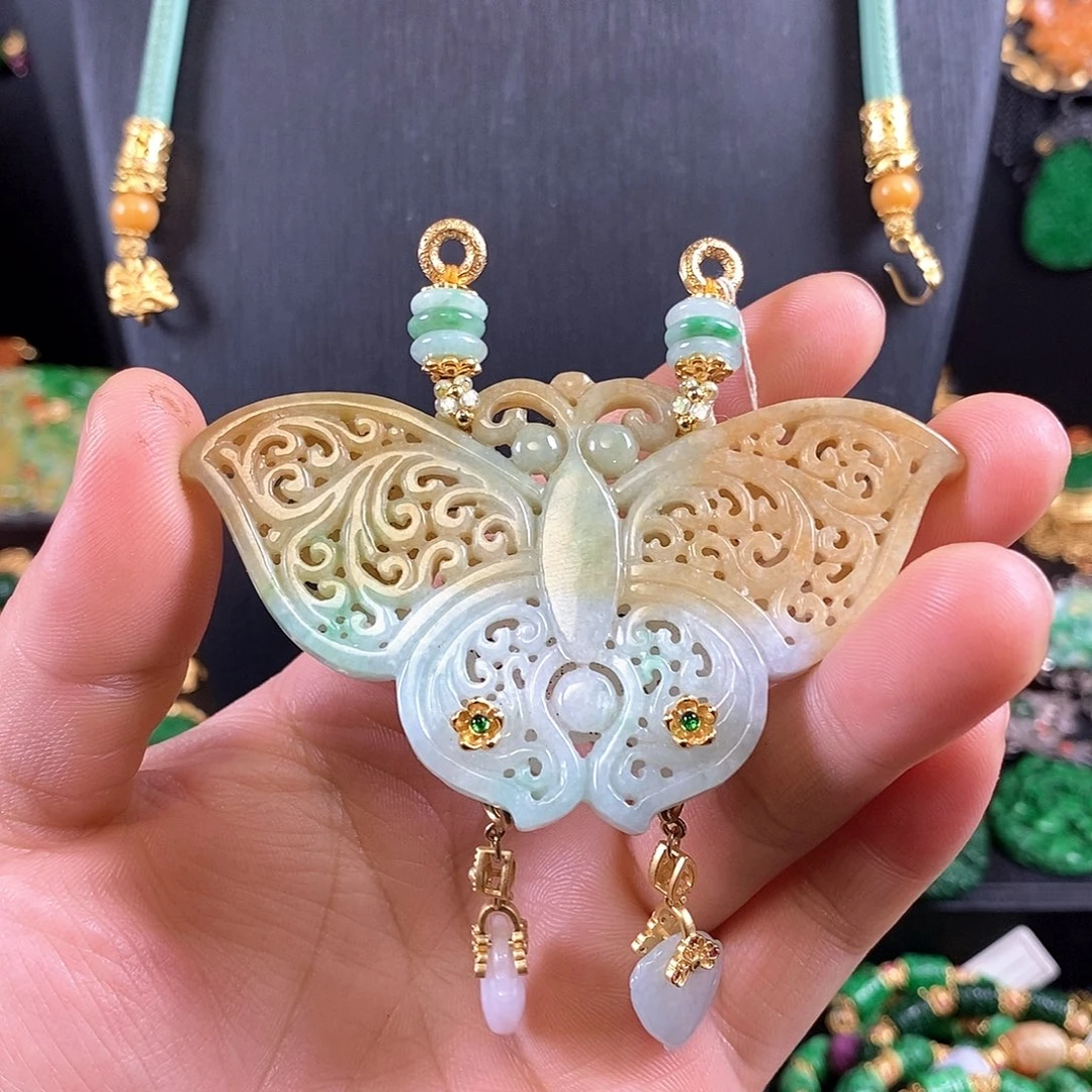 翡翠未镶嵌吊坠(赠链)吊坠