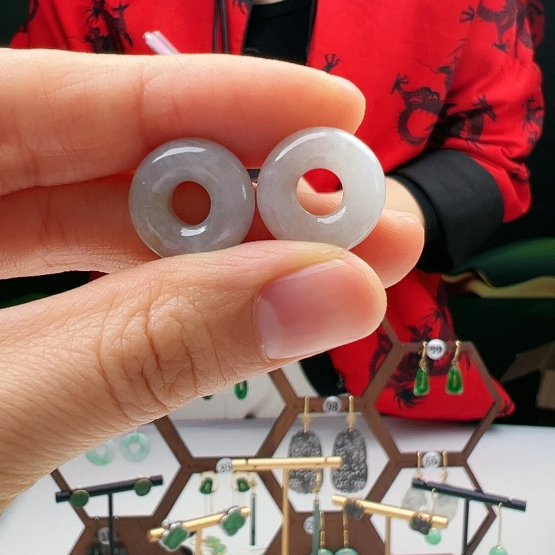 翡翠耳饰未镶嵌天然翡翠