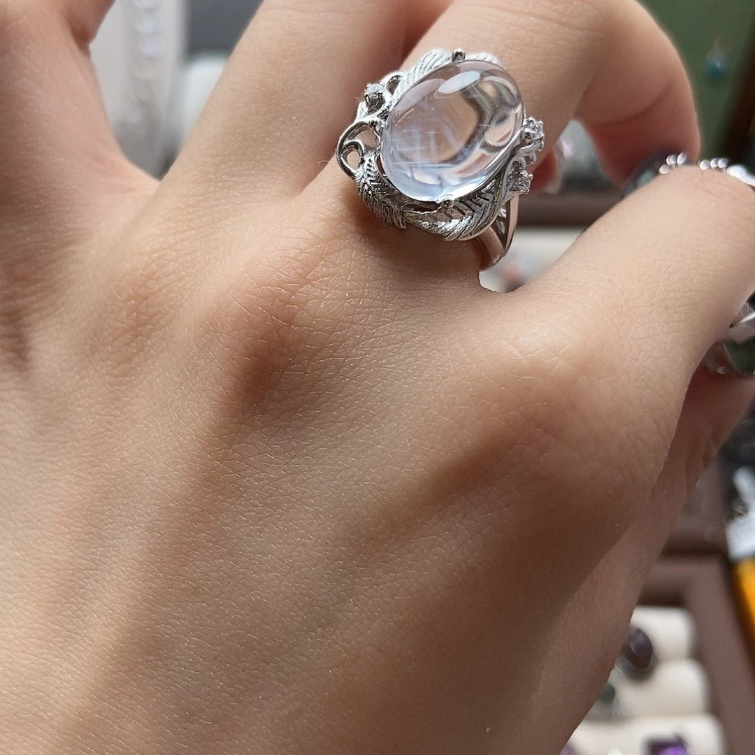 水晶戒指银S925镶嵌e****e蓝针