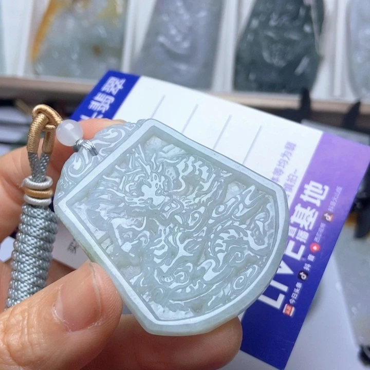 翡翠未镶嵌挂件翡翠