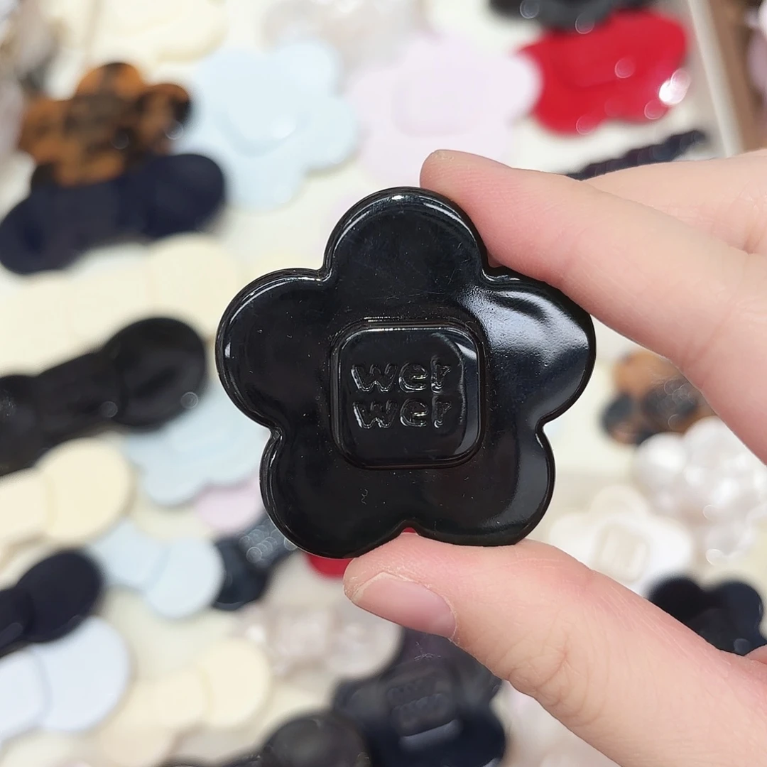 皮质铁合金中号花朵黑色