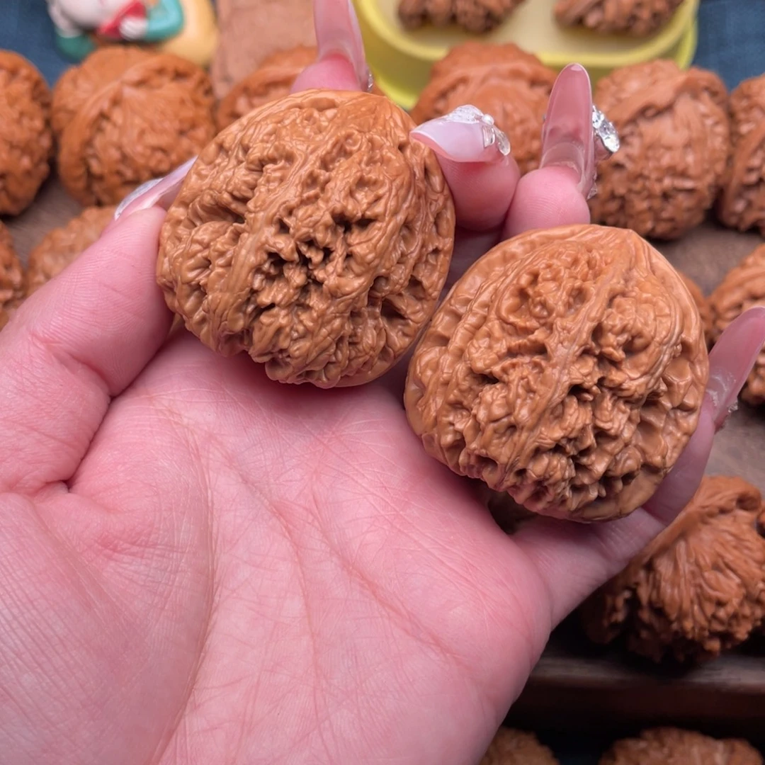 文玩核桃把件毕业，三角桩大克重粗筋43