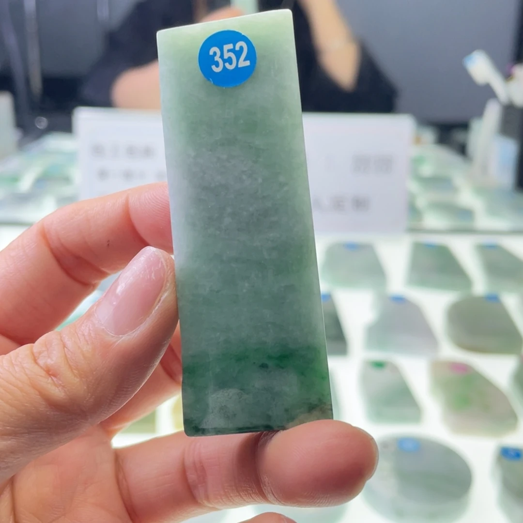 定制翡翠未镶嵌挂件