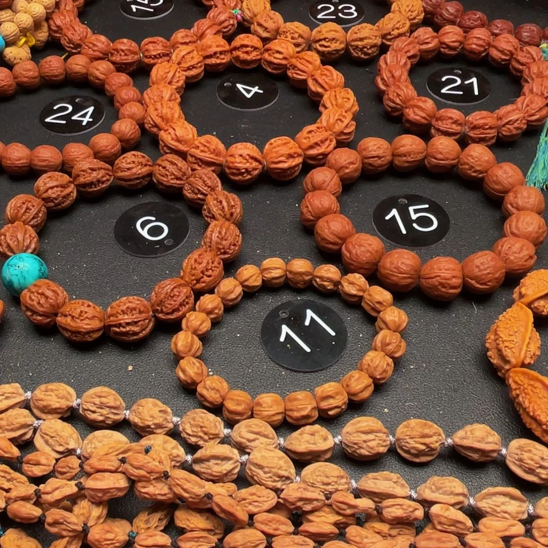 地***萨吊坠文玩核桃大枣