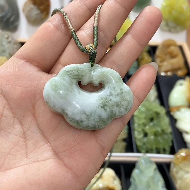 蛇纹石玉未镶嵌挂件