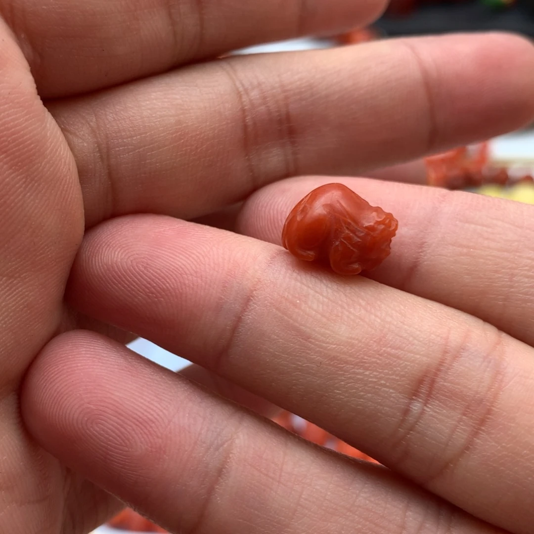 南红玛瑙配饰未镶嵌笑****毑