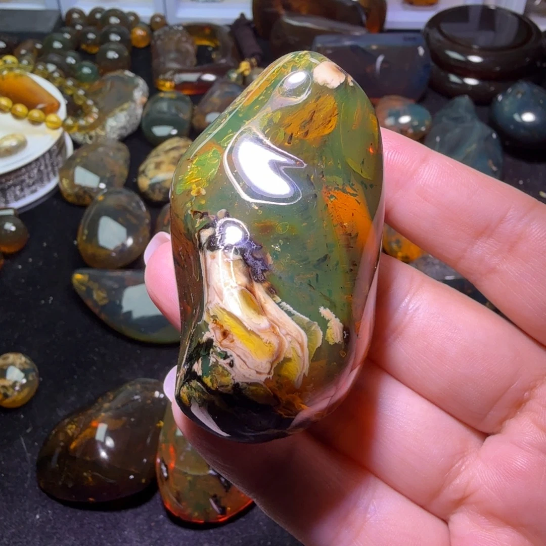 k***o琥珀未镶嵌裸石吊坠