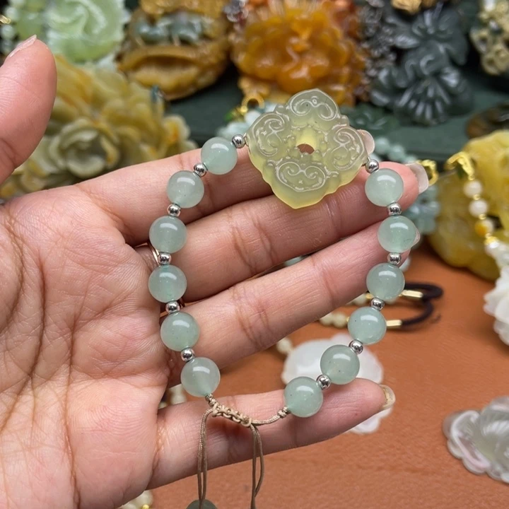 蛇纹石玉未镶嵌吊坠