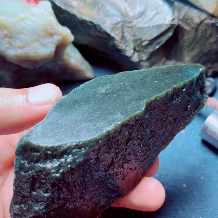 和田玉未镶嵌珠宝奇石