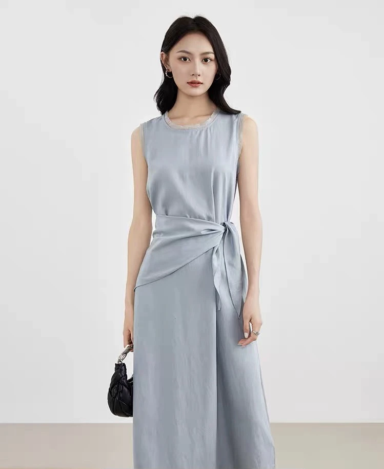 爱客2025年夏季新款设计感优雅圆领无袖蓝色连衣裙RL25226L001