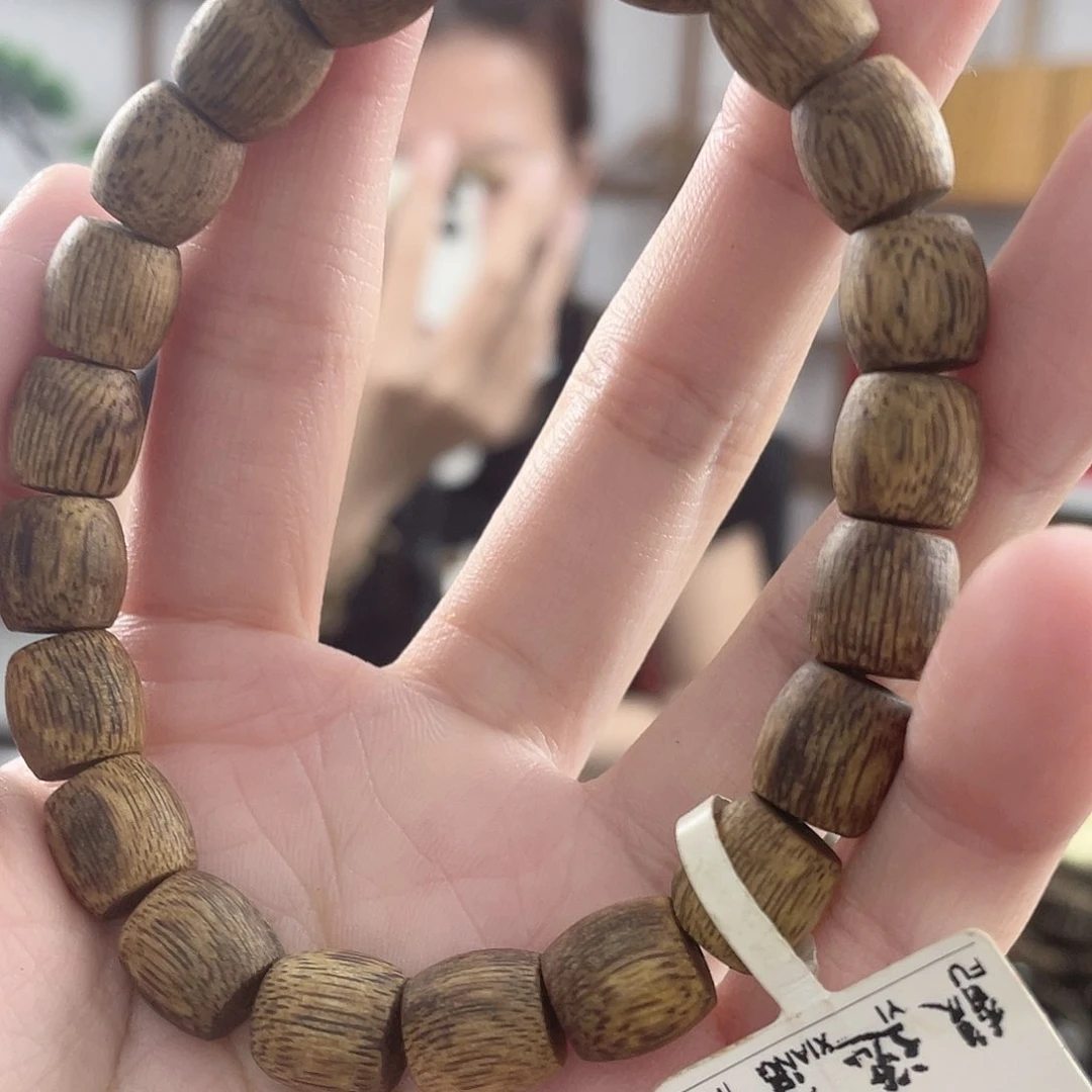 沉香手串单圈树纹鼓珠8+