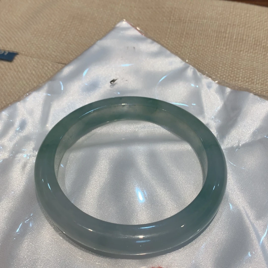 定制翡翠未镶嵌翡翠手镯