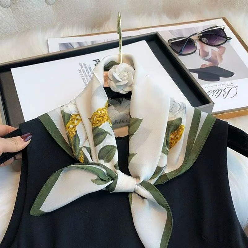 【素雅苍兰】高档丝巾围巾女士披肩新款素雅百搭优雅尺寸70cmx70cm