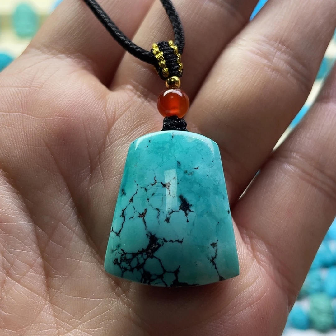 绿松石未镶嵌颈饰