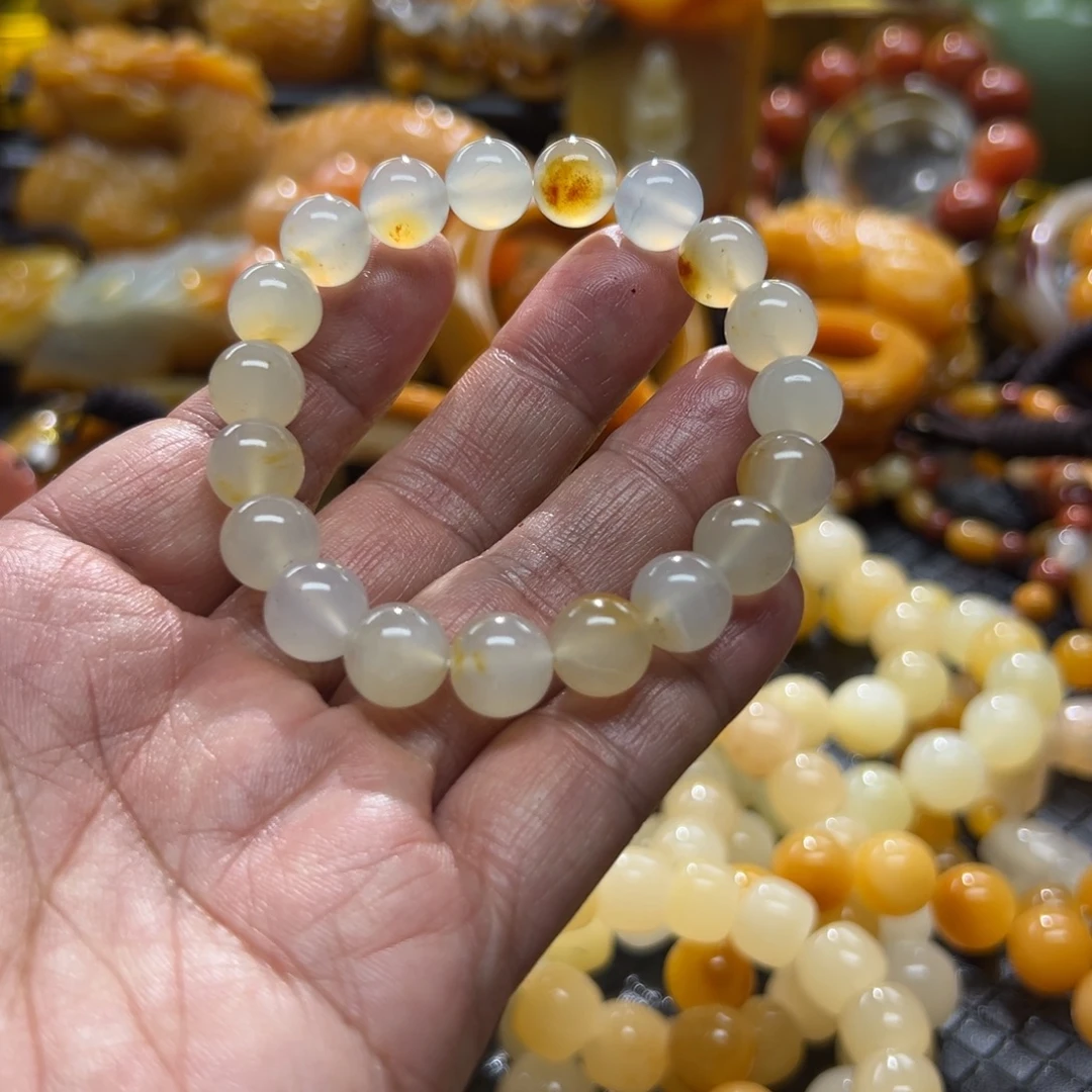 石英质玉未镶嵌颈饰