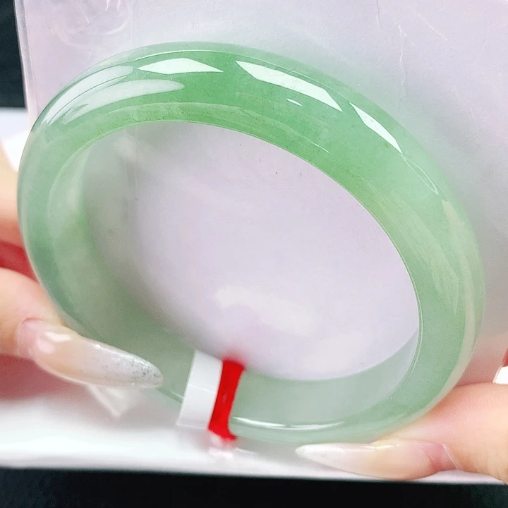 翡翠未镶嵌手镯58圈