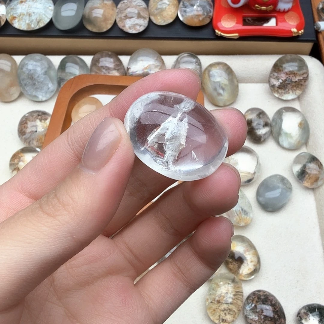 钮***c水晶未镶嵌珠宝半成品