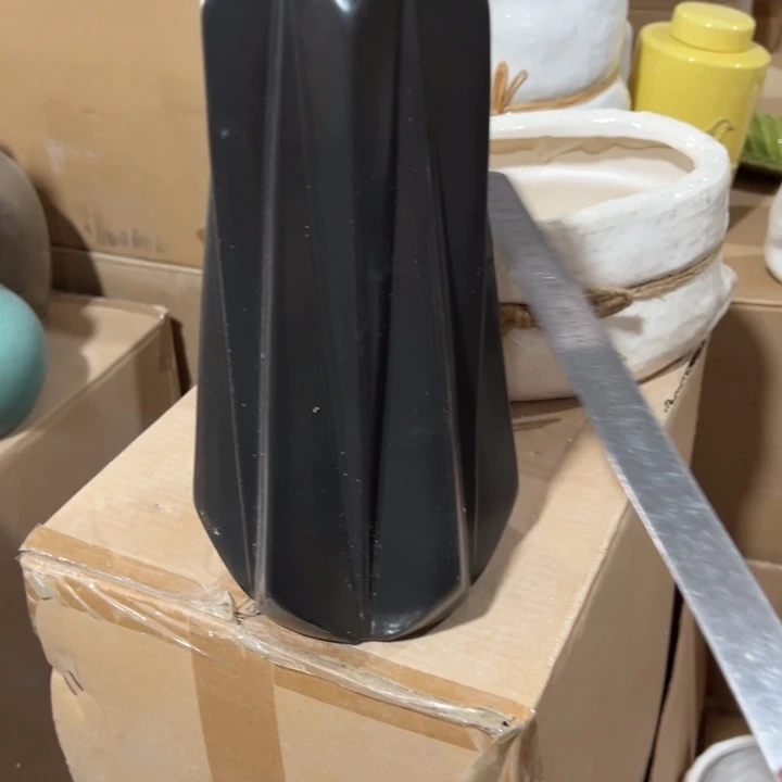 陶瓷花瓶摆件外贸出口（微瑕）高30口6公分