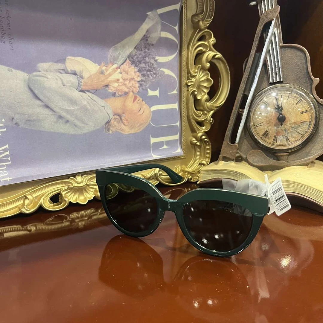 95新 DIOR/迪奥 绿色猫眼墨镜/AR08319179/9179
