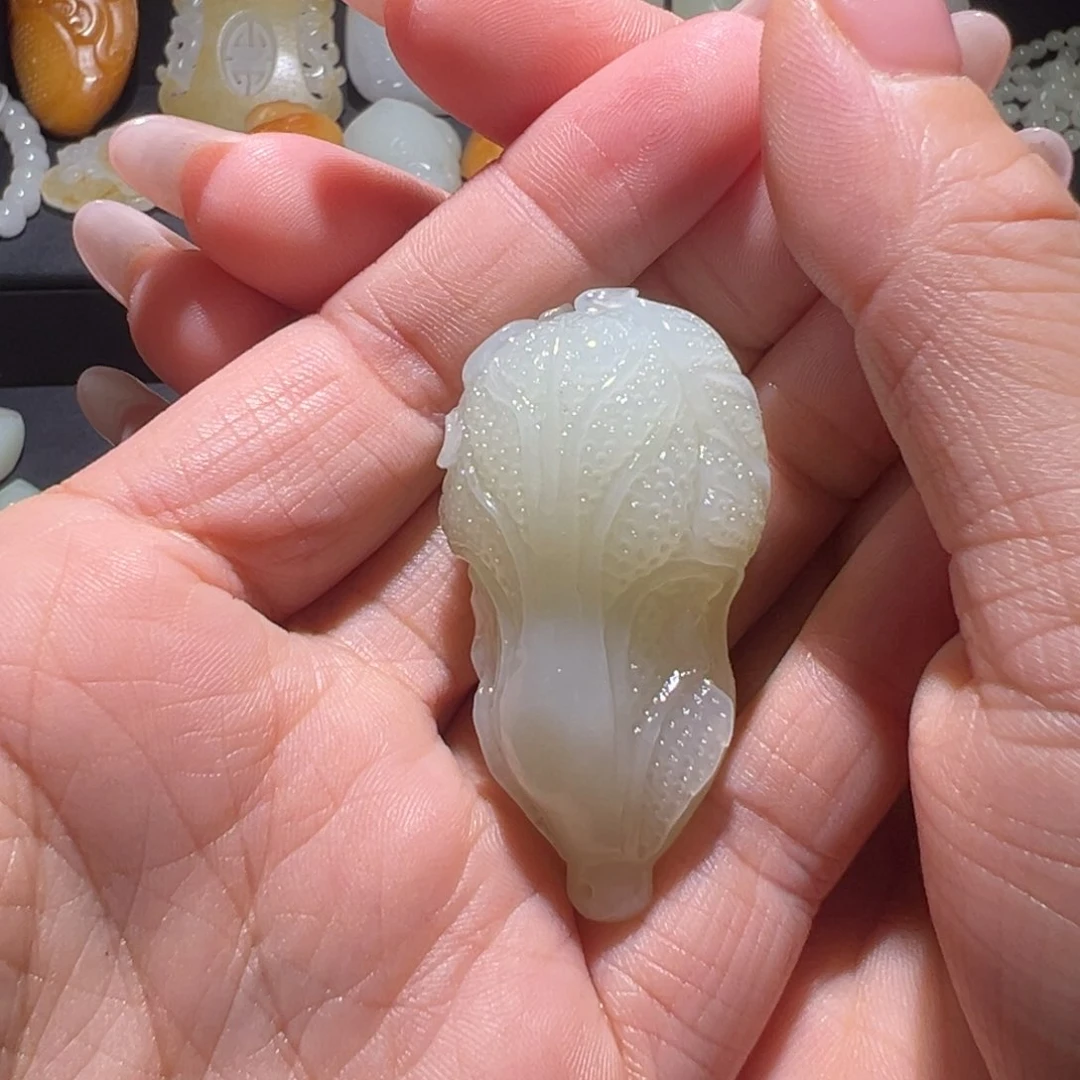 颈饰未镶嵌和田玉！