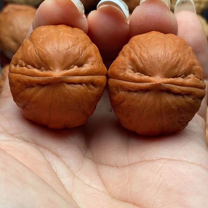 核桃精品文玩核桃手捻朱雀