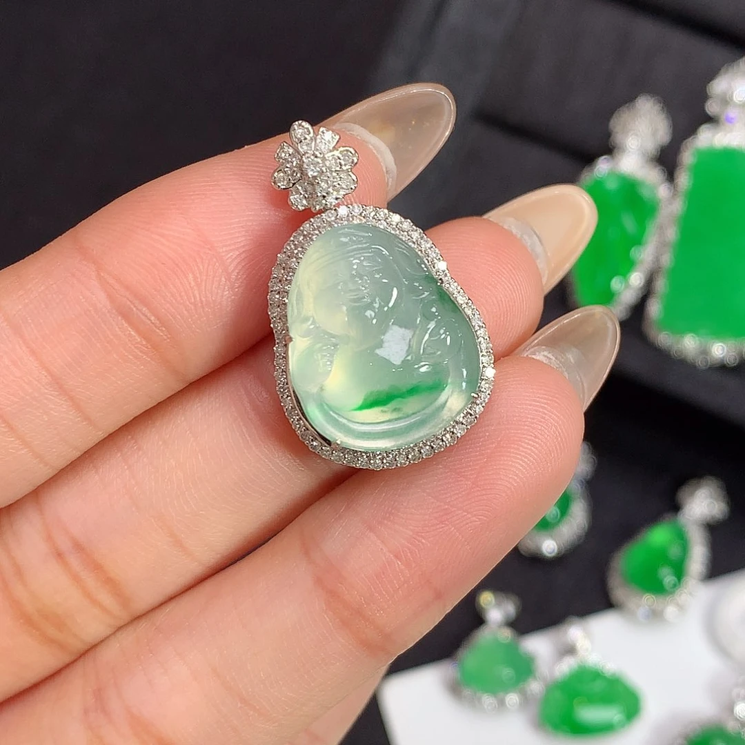 颈饰18K金镶嵌翡翠金丝绿财