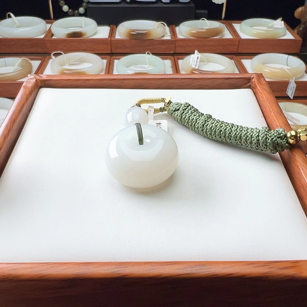 和田玉颈饰未镶嵌用****4