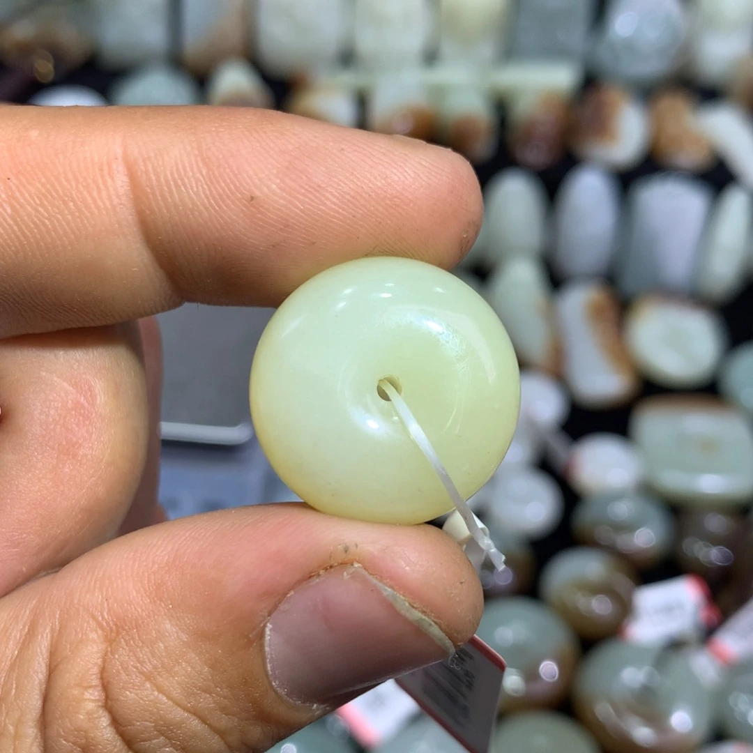 颈饰未镶嵌和田玉米*米