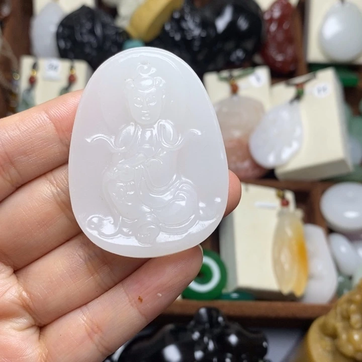 钠长石玉合金颈饰