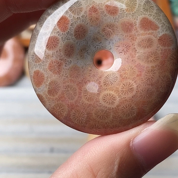 唯***一硅化玉未镶嵌颈饰