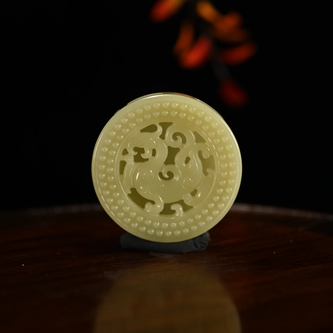 Lot8803 2512230032和田玉黄玉龙纹皮带扣/保利