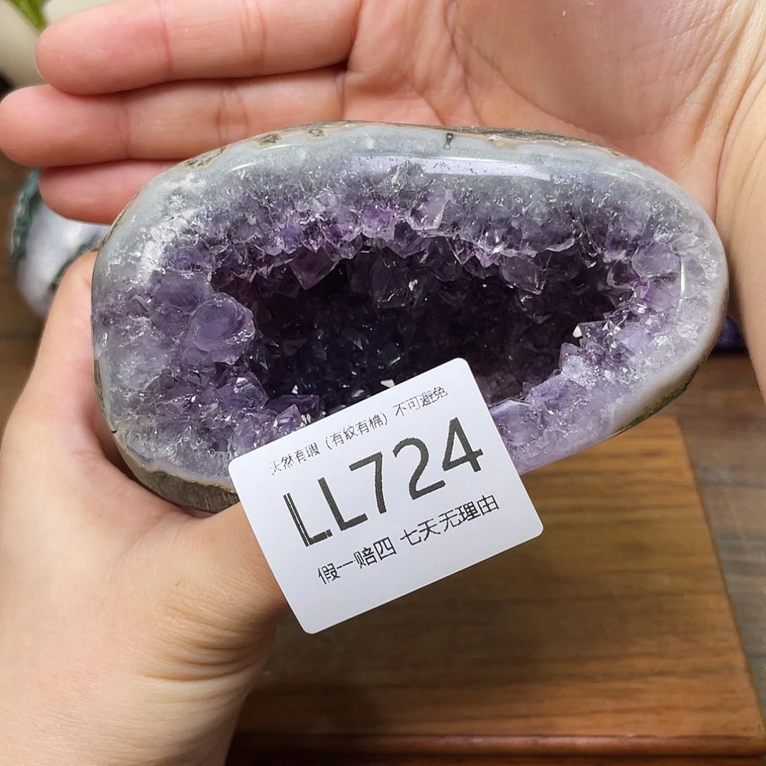 未镶嵌水晶大型摆件（非配饰）