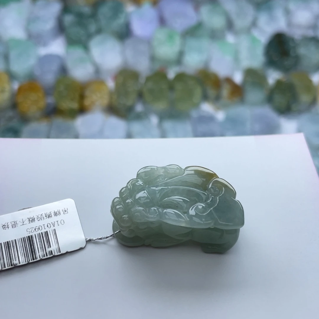 翡翠颈饰未镶嵌貔貅