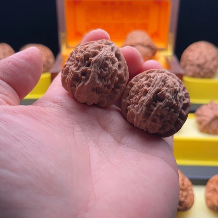 吊坠猴头核桃白狮子35