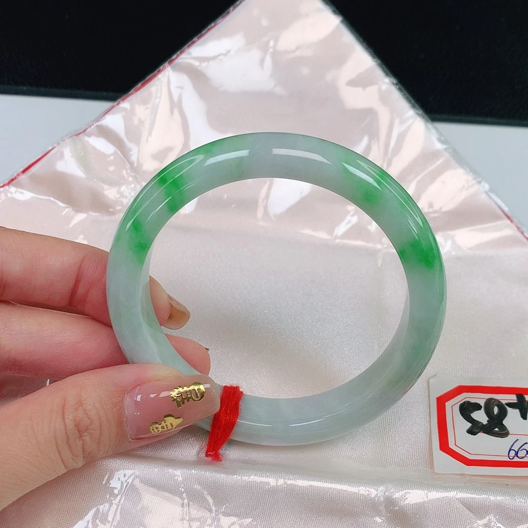 翡翠手镯未镶嵌天然翡翠A货074