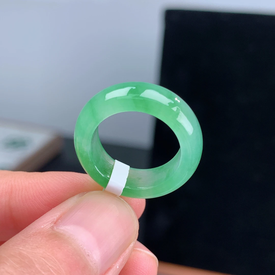 天然缅甸A货翡翠戒指冰飘绿10圈口