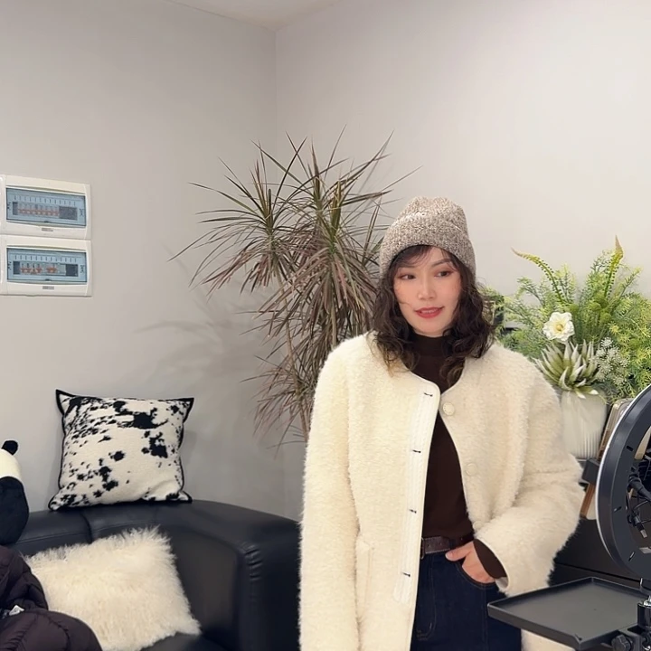 白色圈圈环保皮草