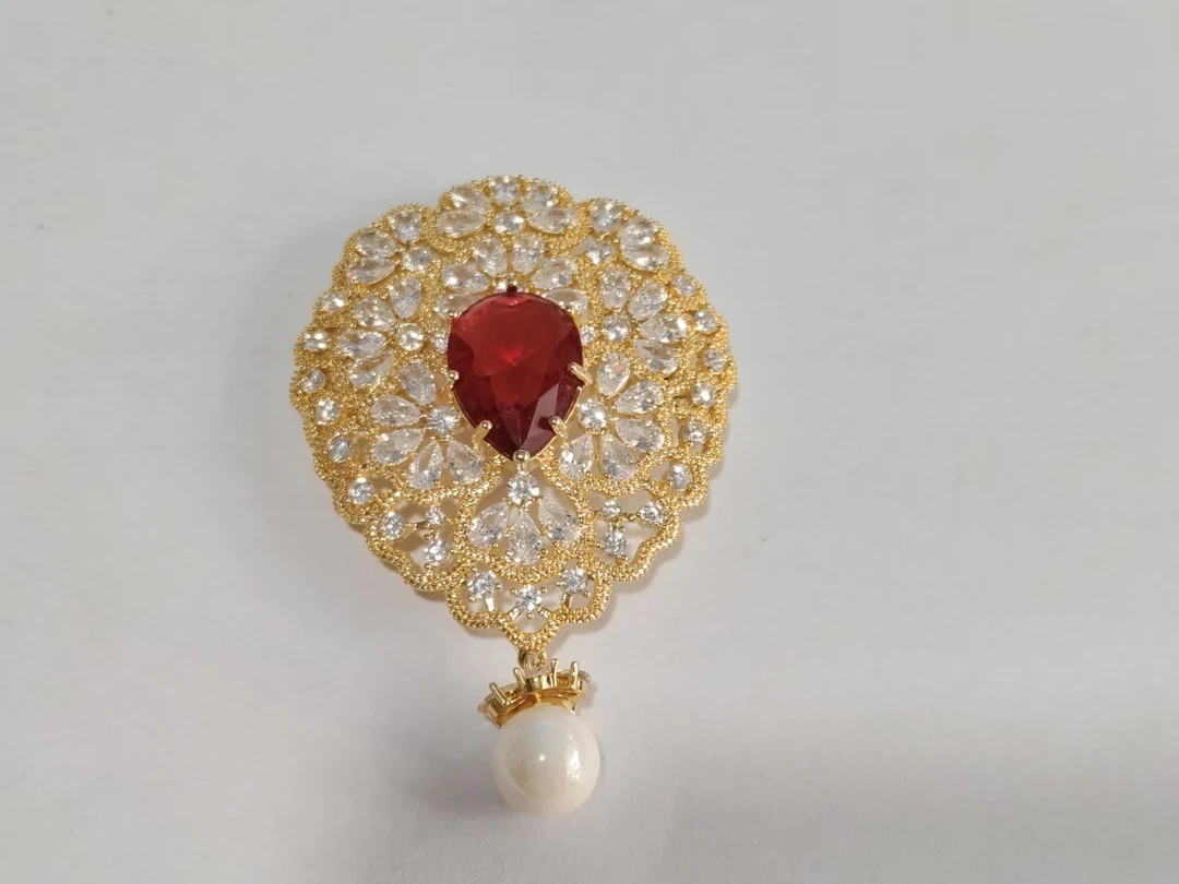 1634设计师款黄色羽毛胸针