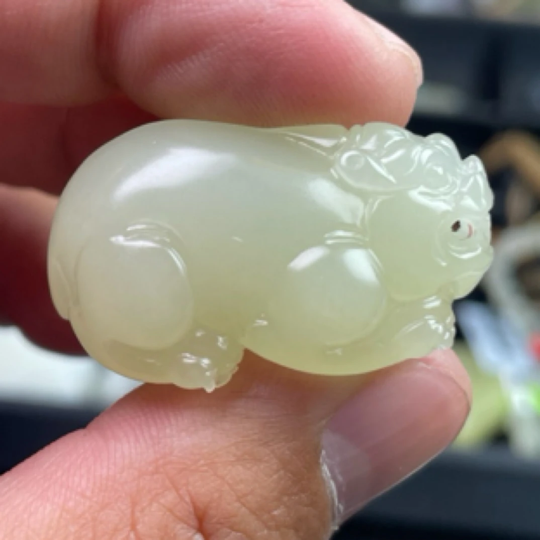 和田玉若羌黄口貔貅吊坠