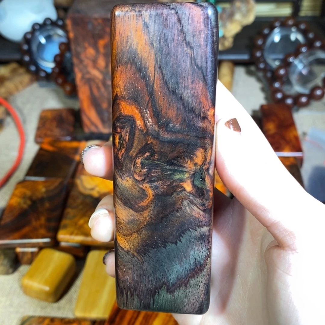 尘***陌端景台紫檀木类大红酸枝手把