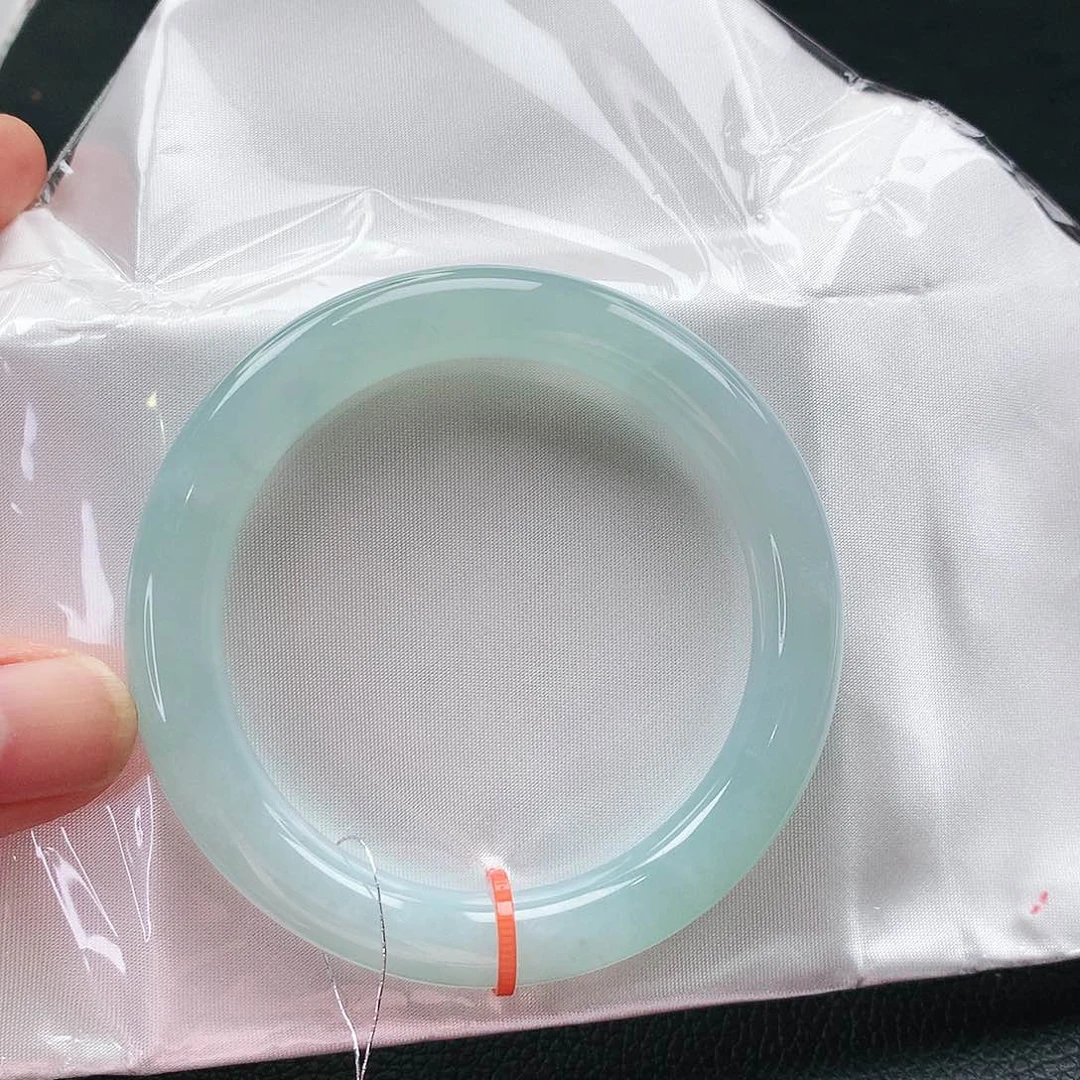 翡翠手镯未镶嵌天然翡翠手镯